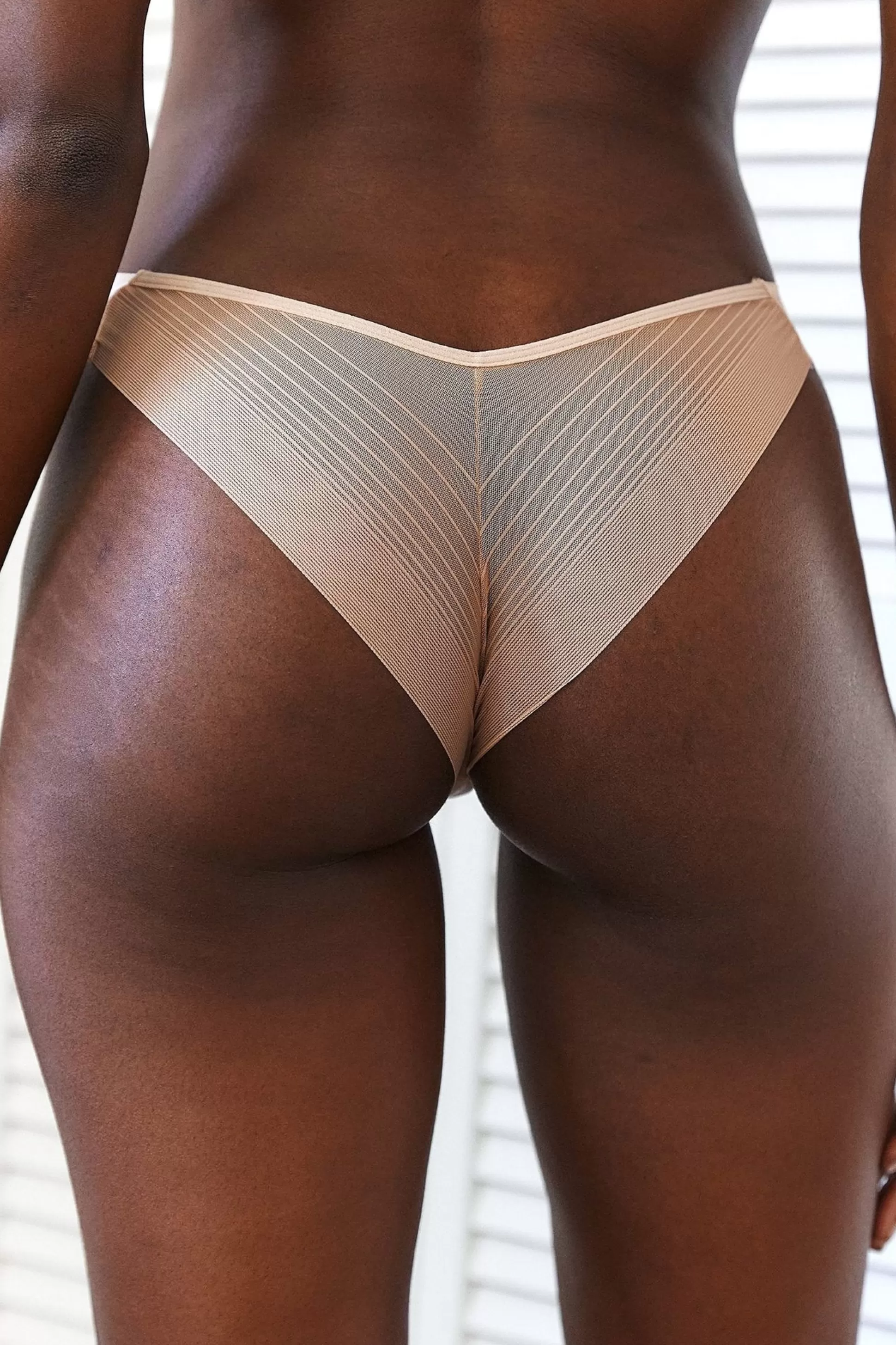 Store Lounge Underwear Seamless Mesh Cheeky Briefs Sand